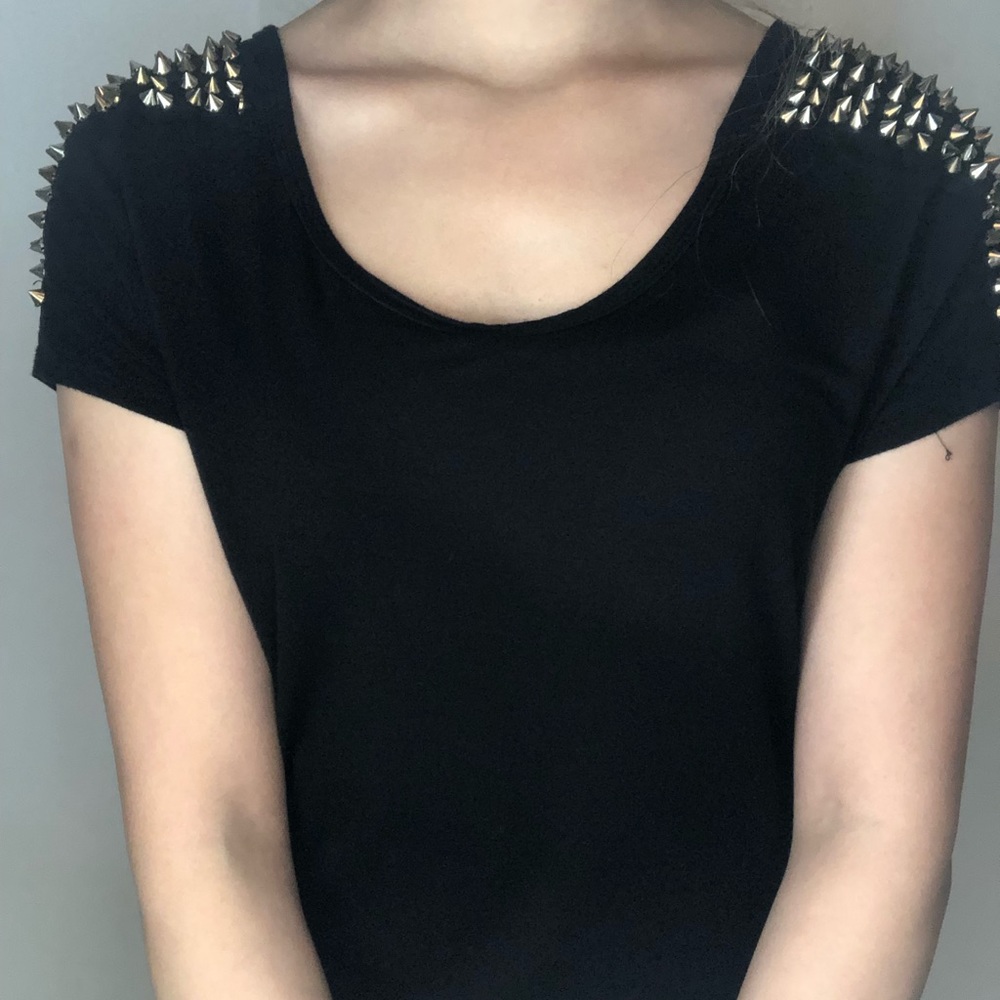 Black shirt